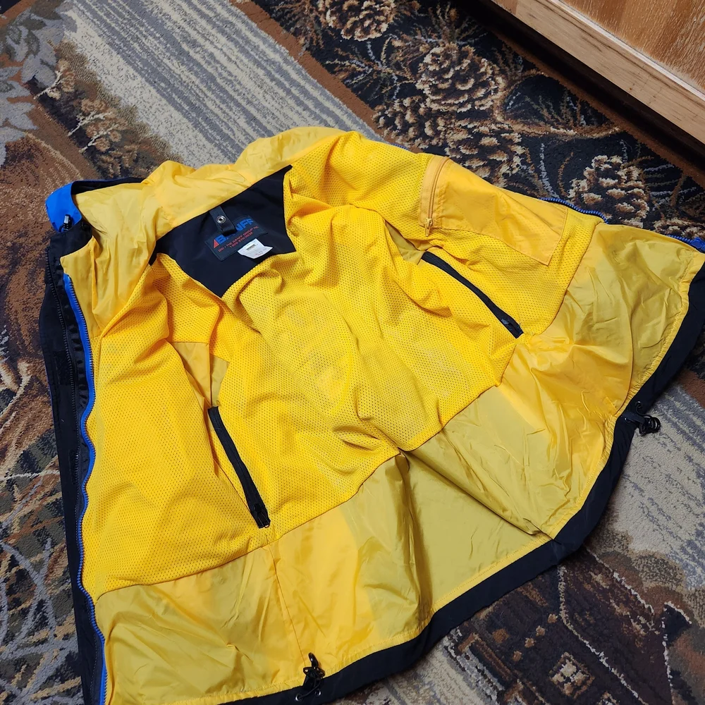 Que Vibrant Blue and Yellow Ski Jacket - Picture 3 of 14